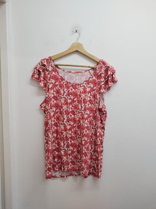T-shirt rouge et blanc fleuri avec volants sur les manches Taille XL