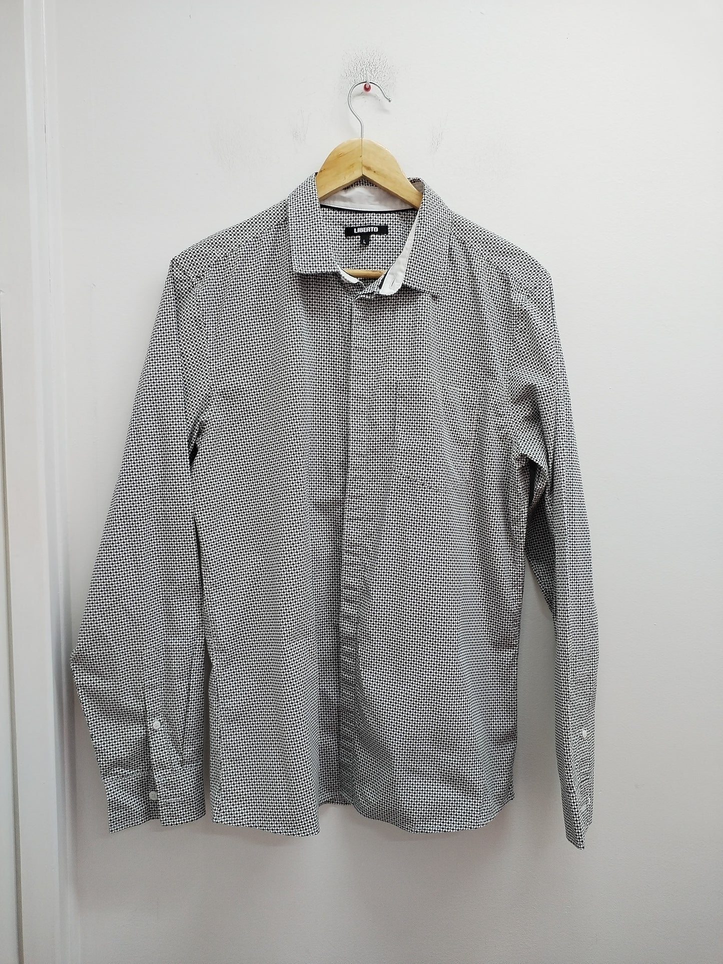Chemise manches longues Liberto noire et blanche à motifs Taille L