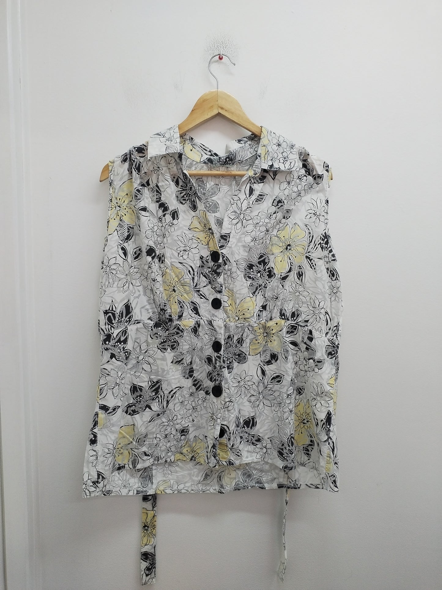 Chemise sans manches blanche fleurie Taille 2XL