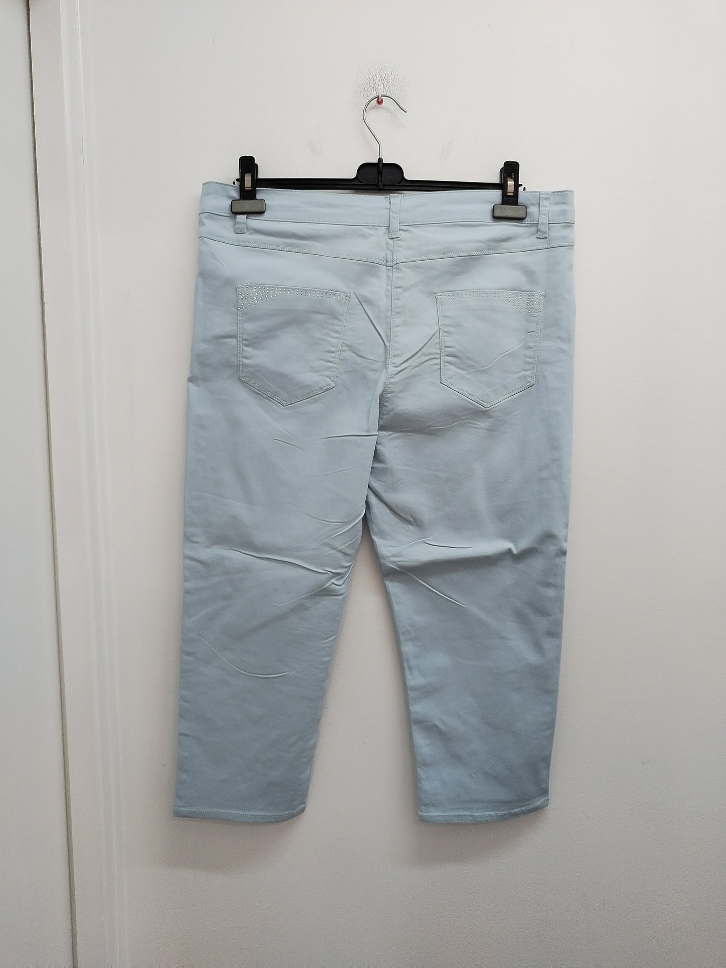 Pantacourt bleu ciel Taille 46