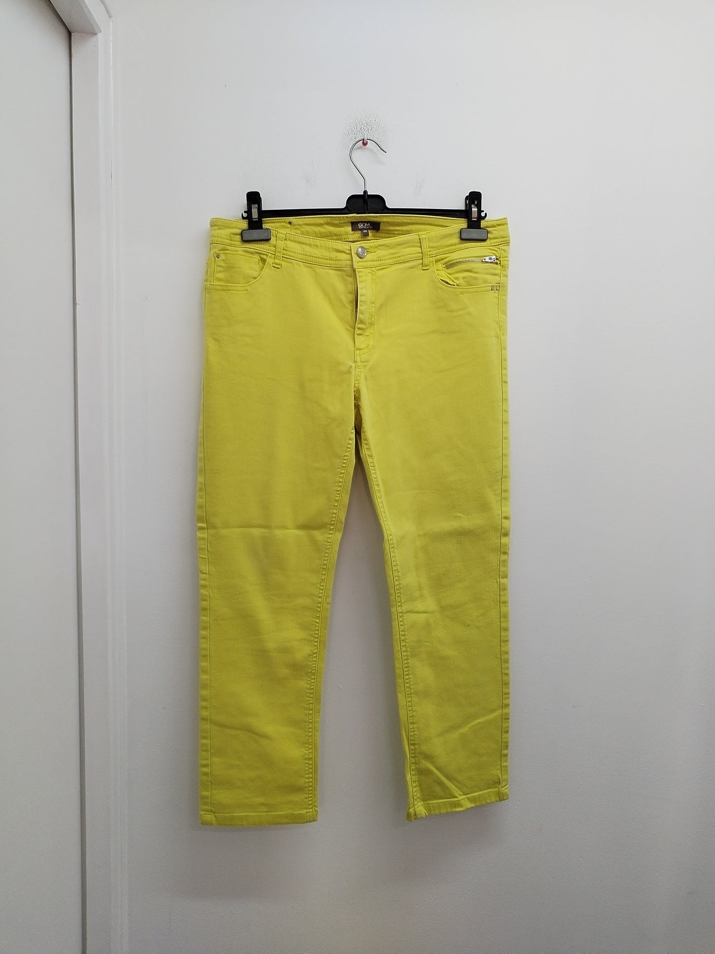 Pantacourt en jeans Grain de Malice jaune Taille 44