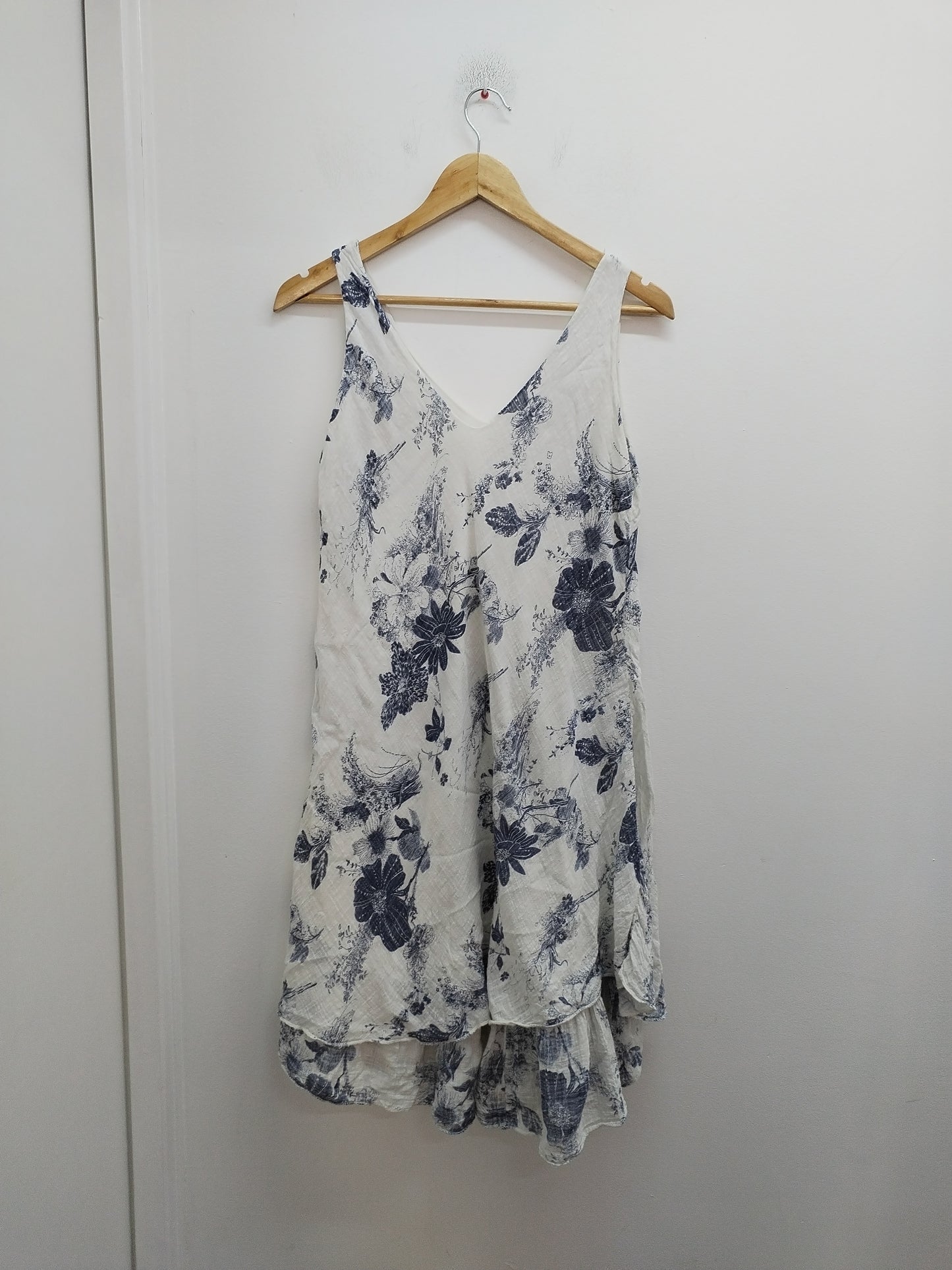 Robe sans manches blanche fleurie Taille XL