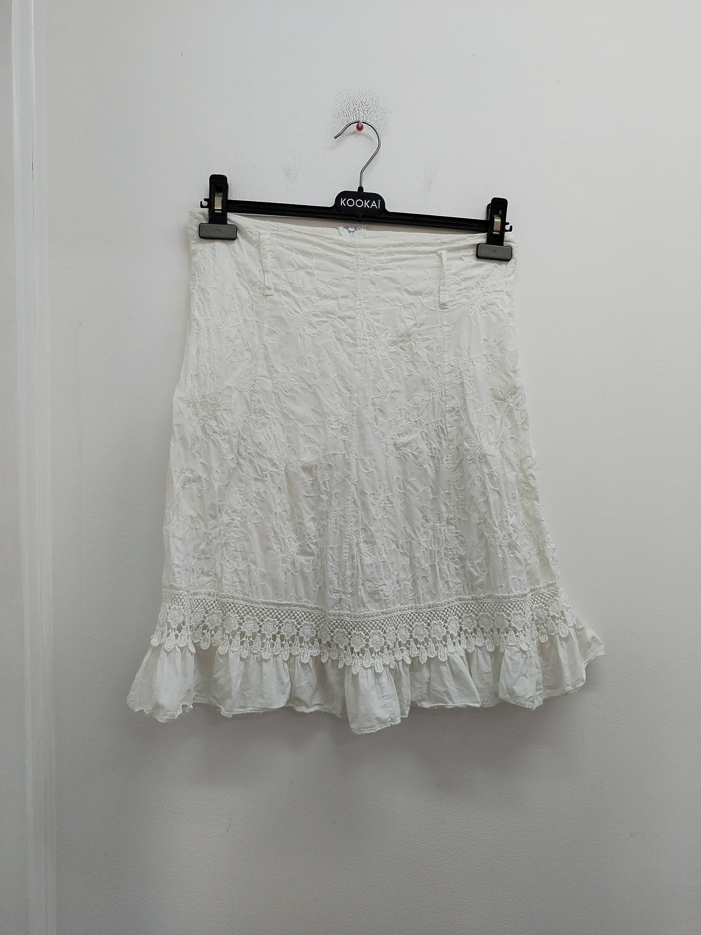 Jupe blanche avec broderie et dentelle Taille 36