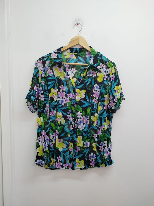 Chemise manches courtes en voile noire fleurie Taille M