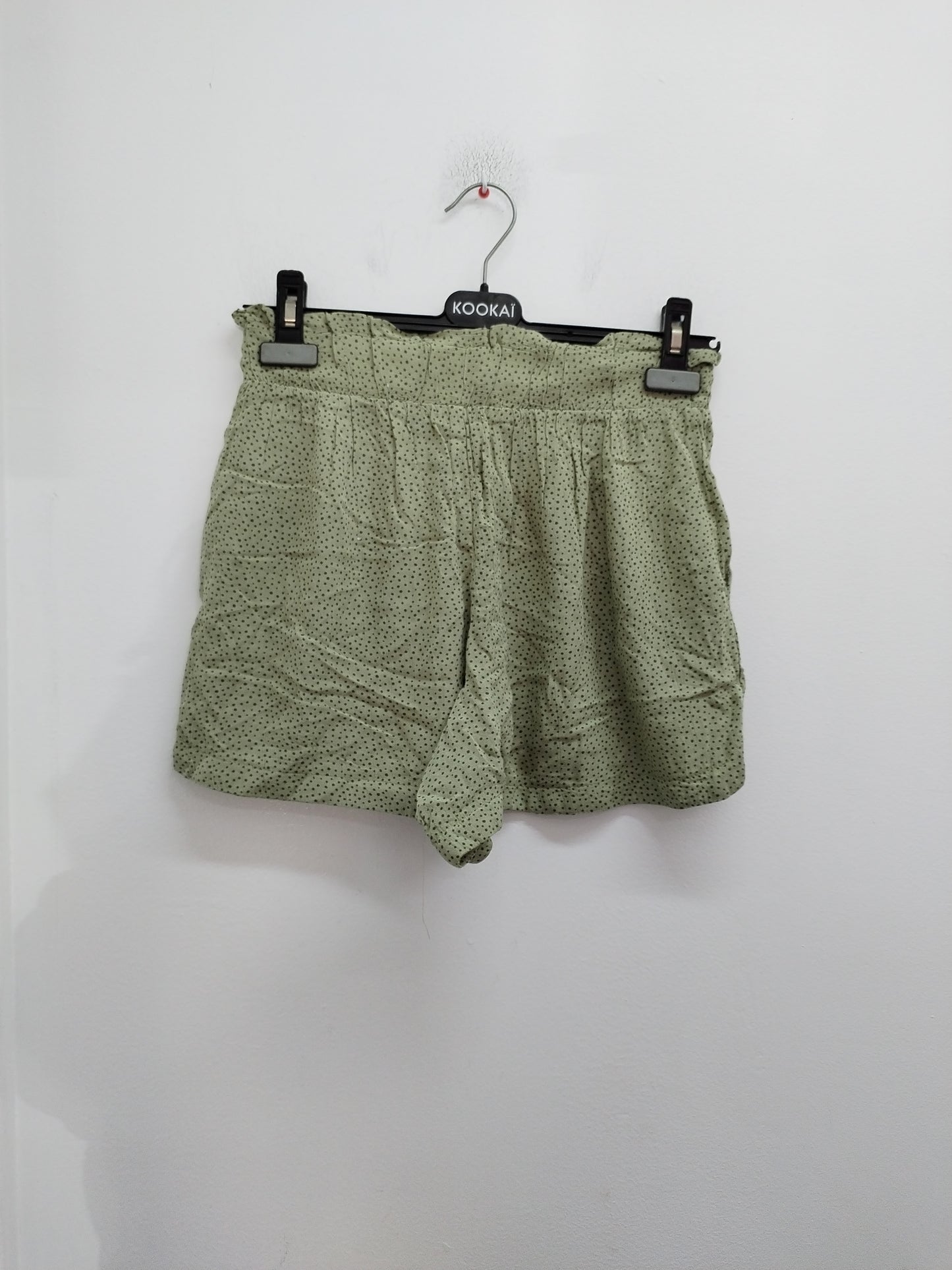 Short Kiabi kaki clair à pois Taille 36