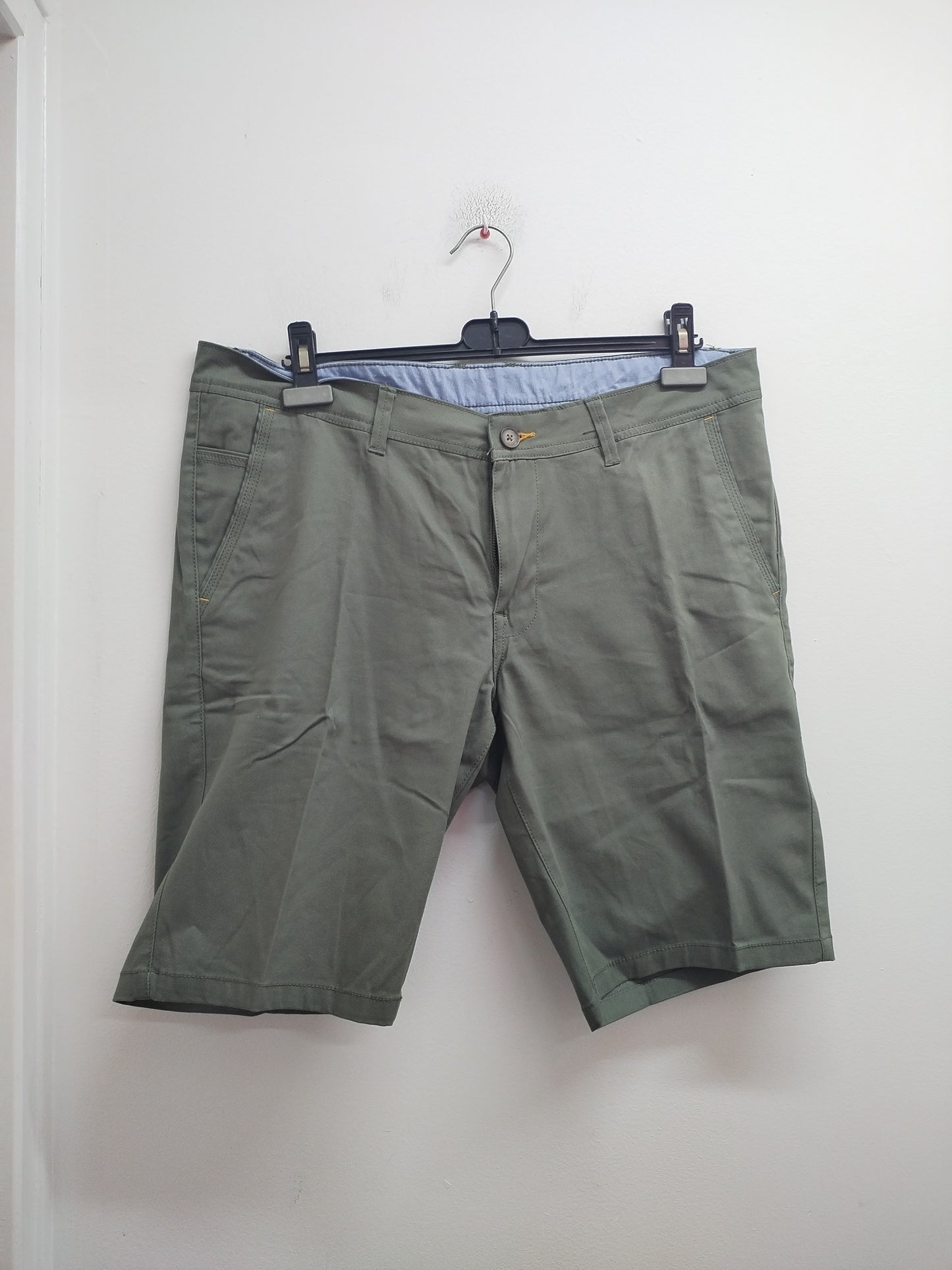 Short Livergy Kaki Taille 46