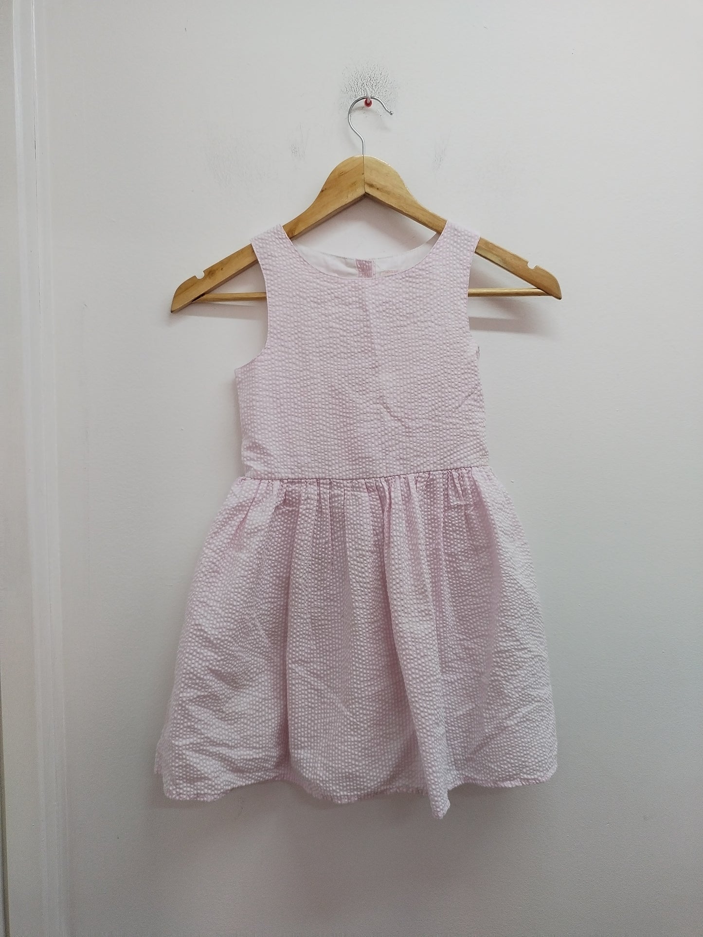 Robe sans manches gaufrée Young Dimension rayée rose et blanche Taille 6/7 Ans