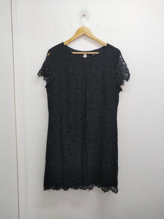 Robe manches courtes Kiabi noire en dentelle Taille 46