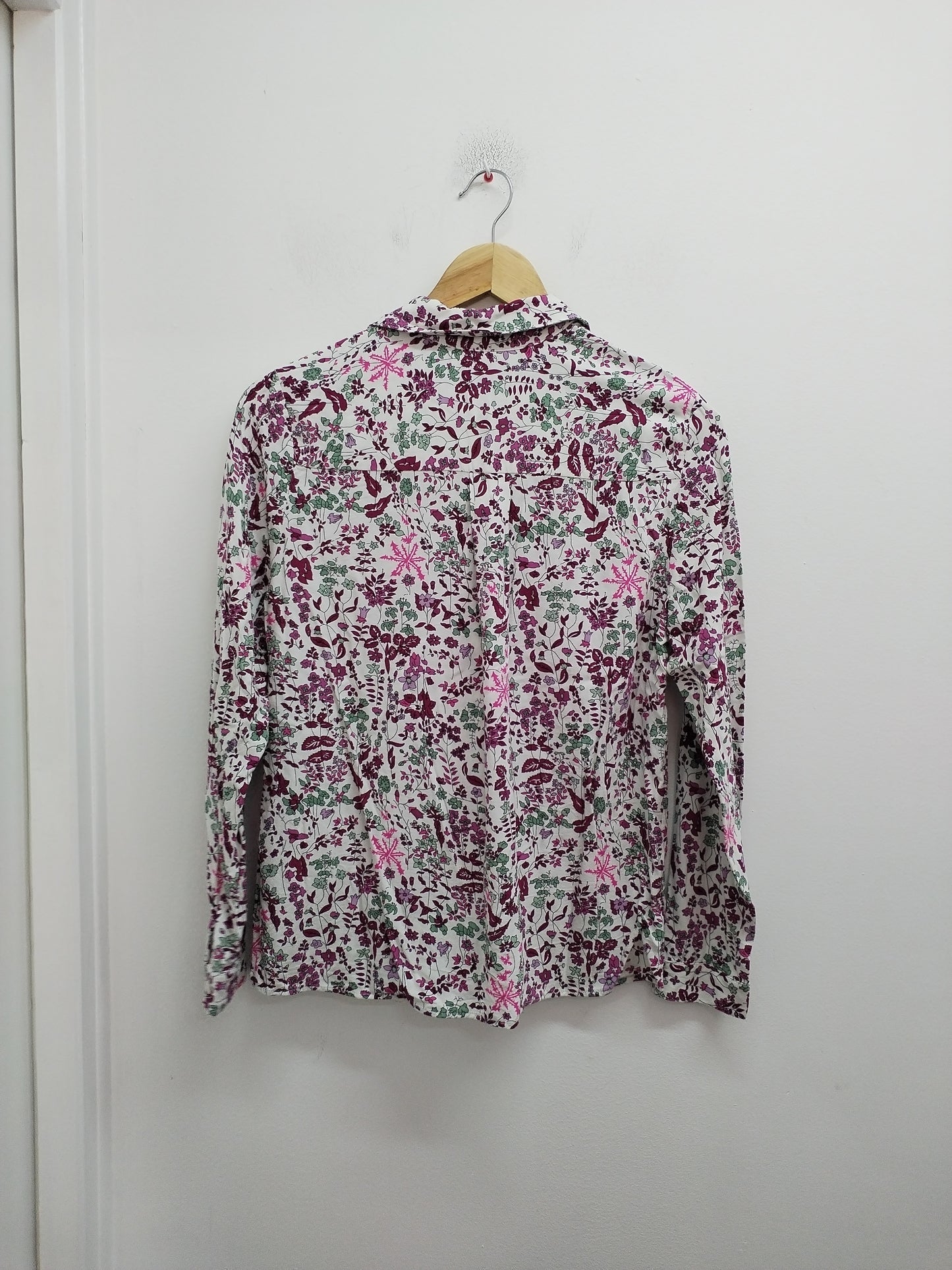 Chemise manches longues blanche fleurie Taille 40