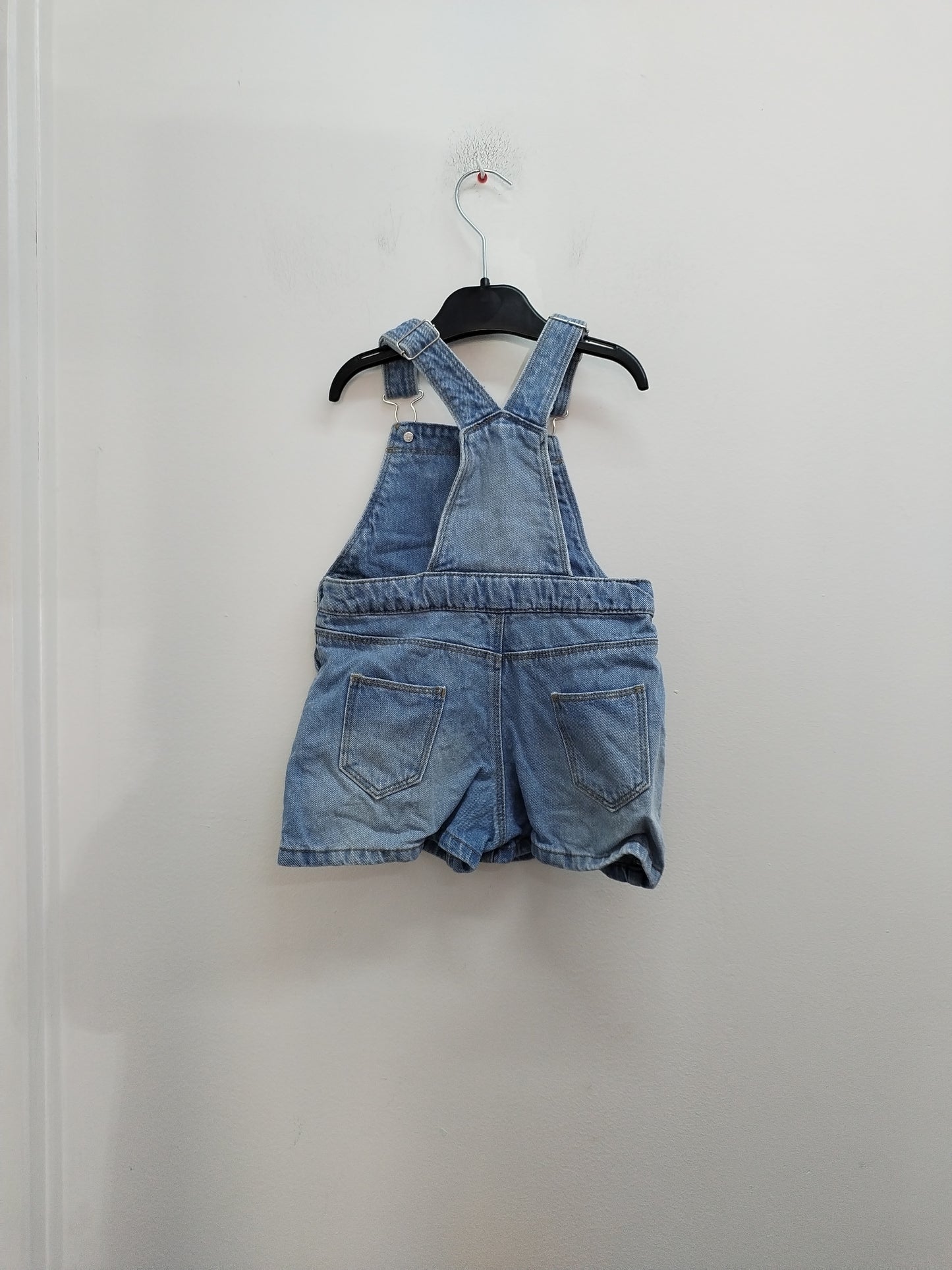 Combi-short à bretelles en jeans Kiabi bleu clair Taille 3 Ans