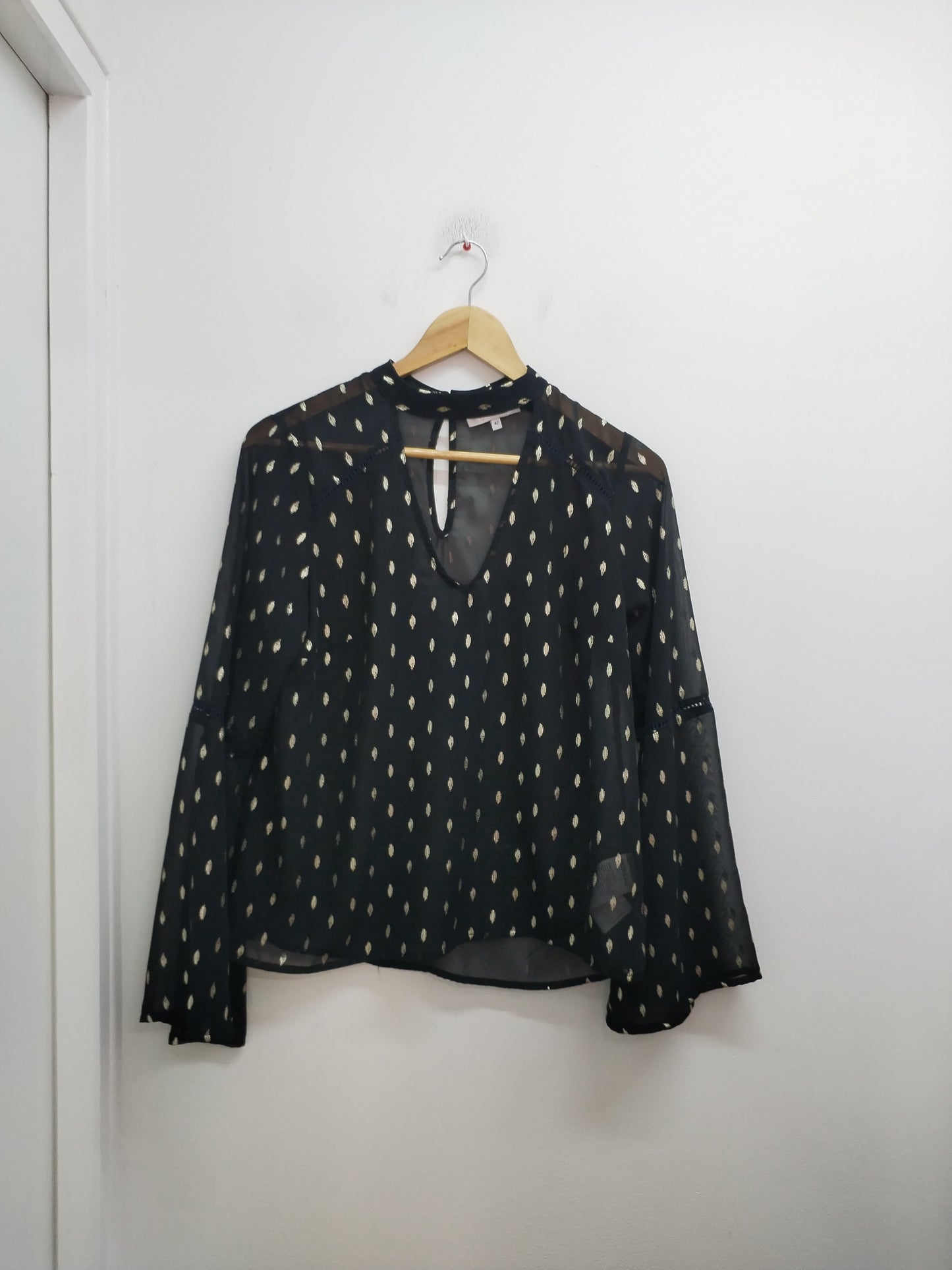 Tunique en voile Morgan noire à motifs plumes dorées Taille 42