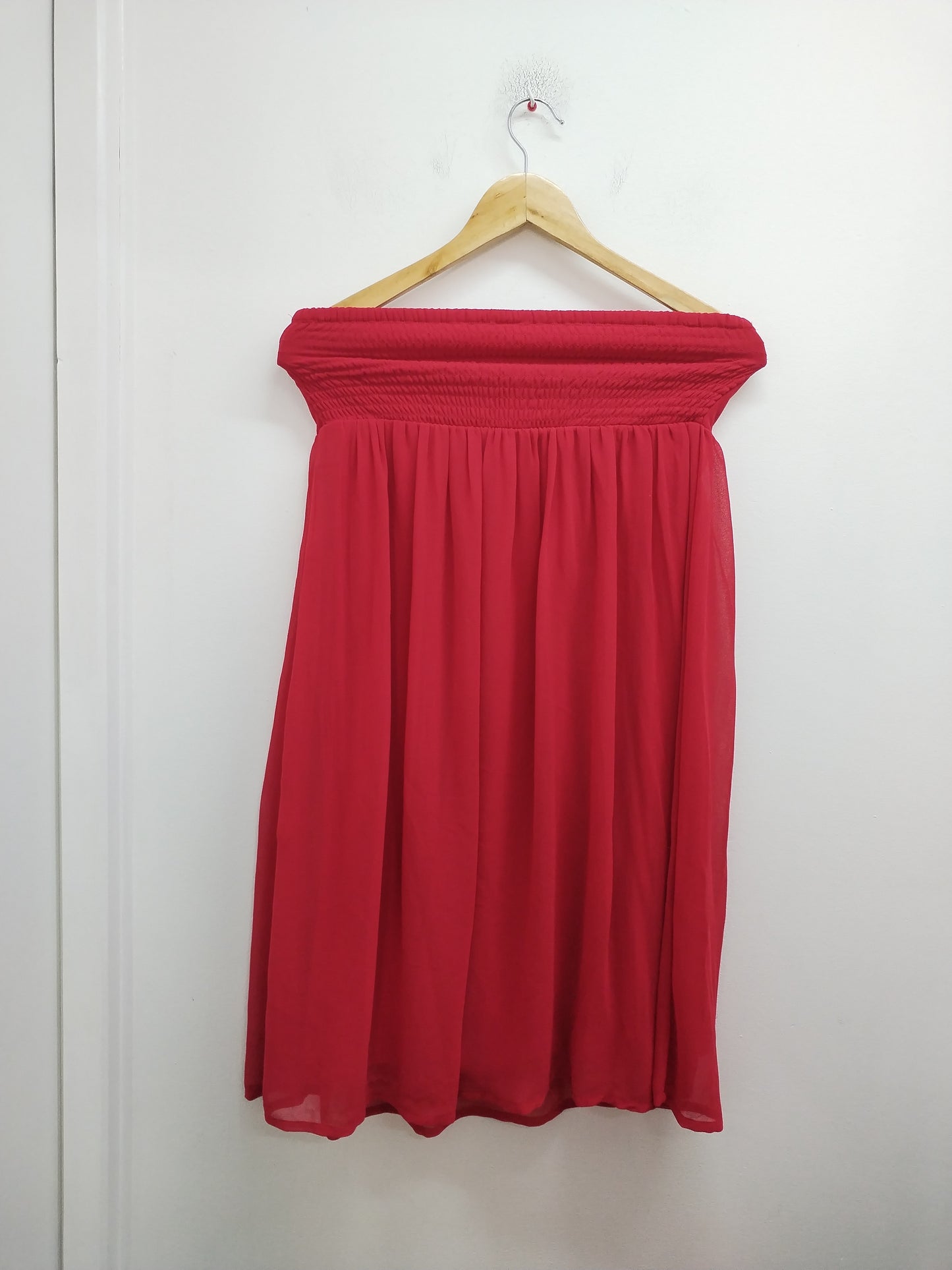 Robe bustier rouge avec sequins Taille M