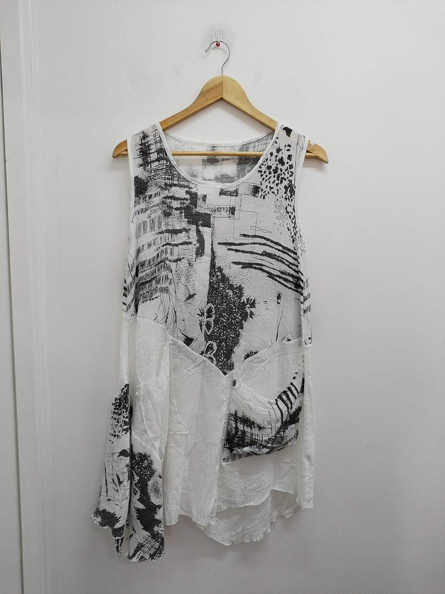 Robe légère sans manches blanche à motifs Taille M