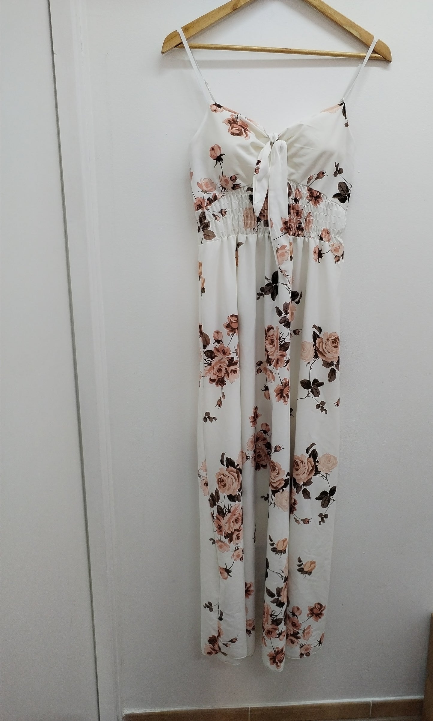 Robe longues à bretelles blanche fleurie Taille M