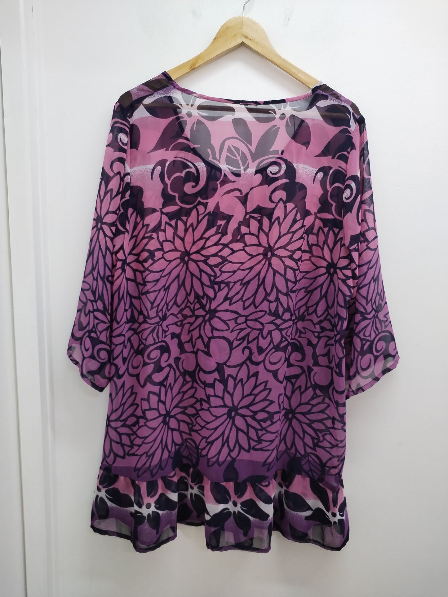 Robe en voile manches 3/4 rose et violette à motifs Taille XL