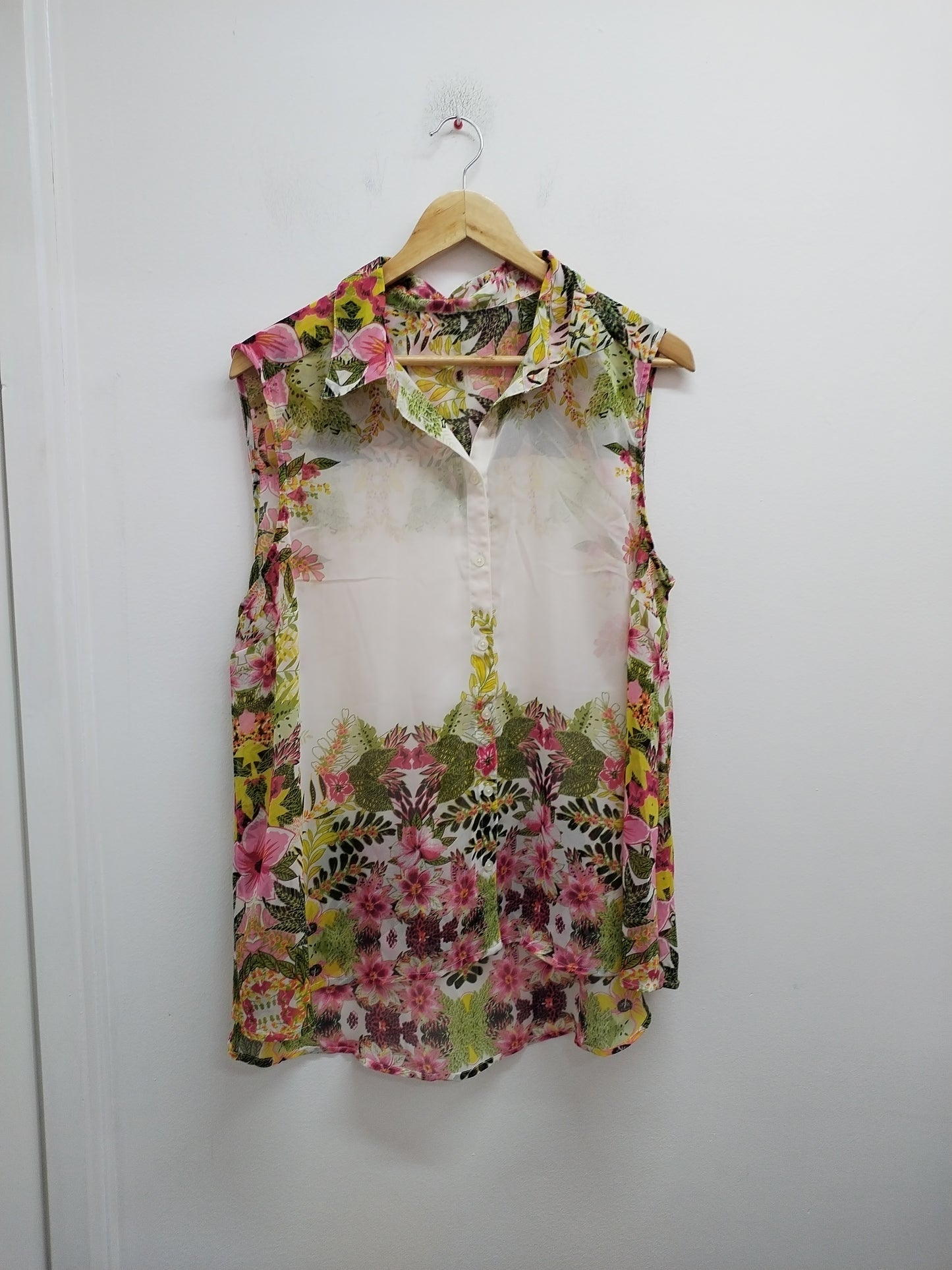 Chemise sans manches en voile fleurie Taille XL