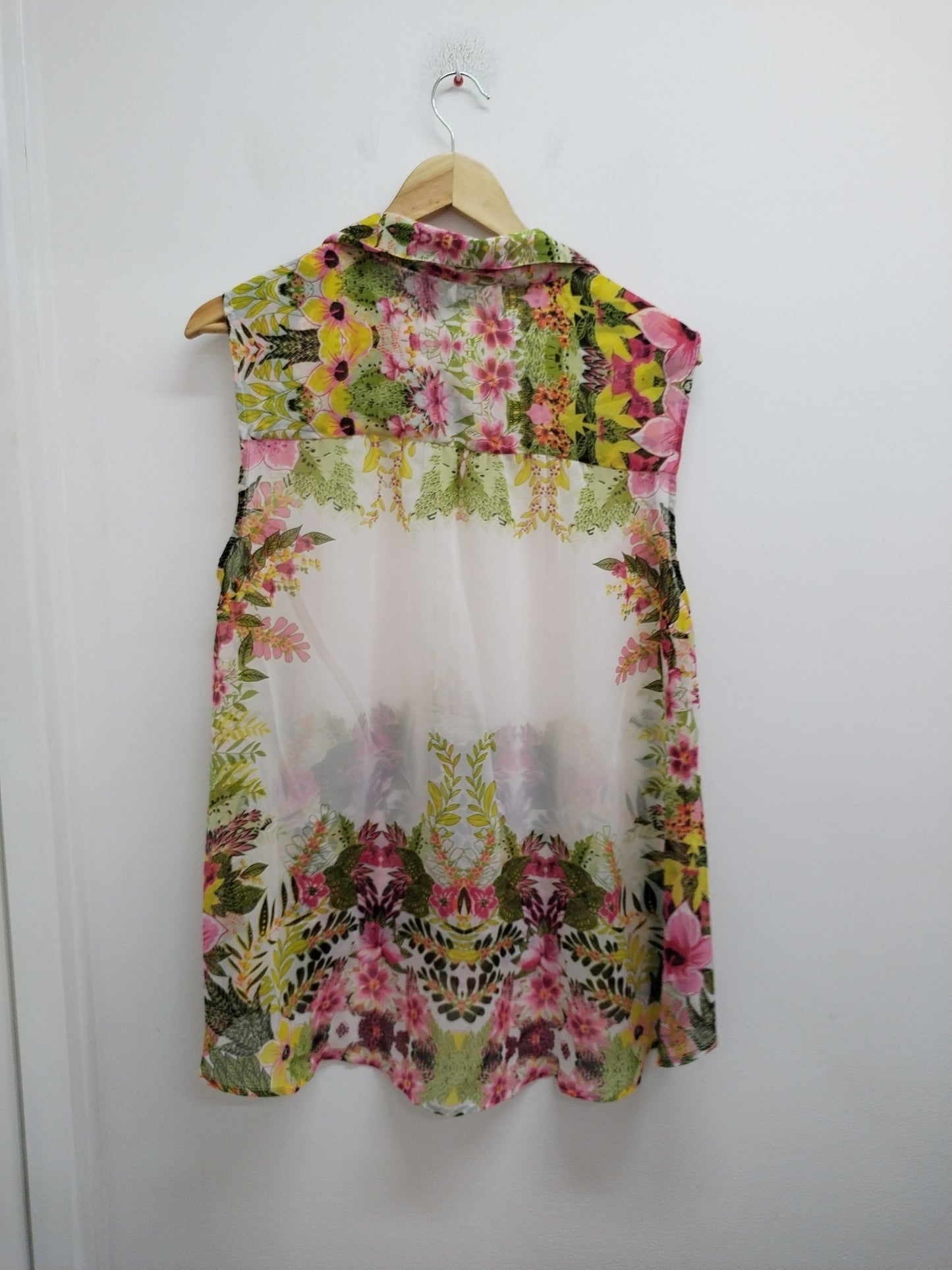 Chemise sans manches en voile fleurie Taille XL