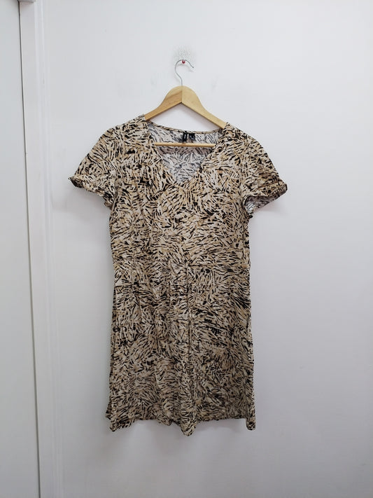 Robe manches courtes Vero Moda à motifs beiges et noirs Taille L
