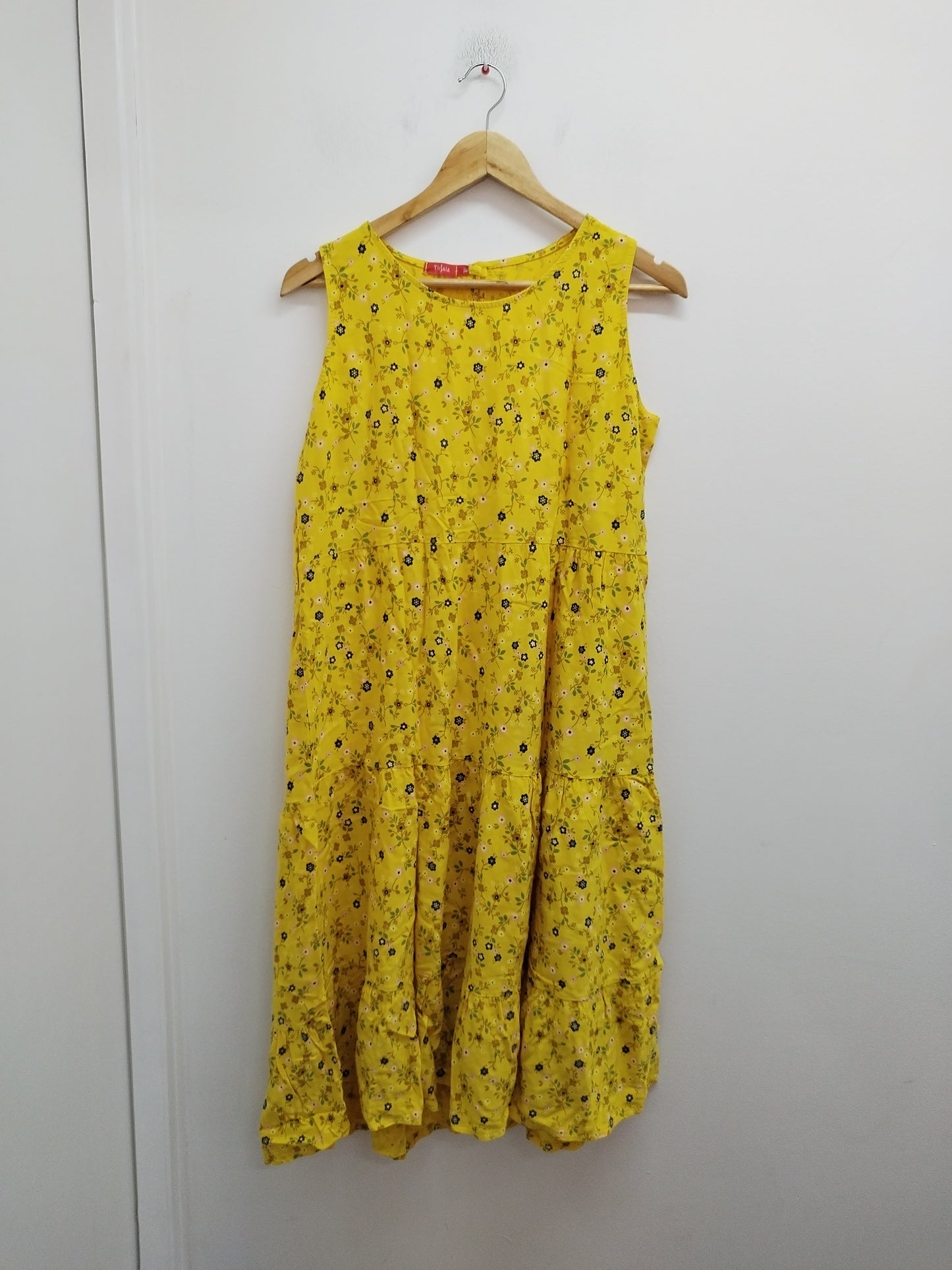 Robe longue sans manches Tissaia jaune fleurie Taille 38