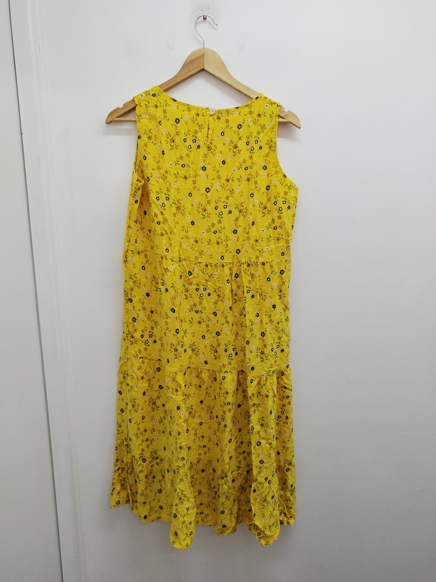 Robe longue sans manches Tissaia jaune fleurie Taille 38