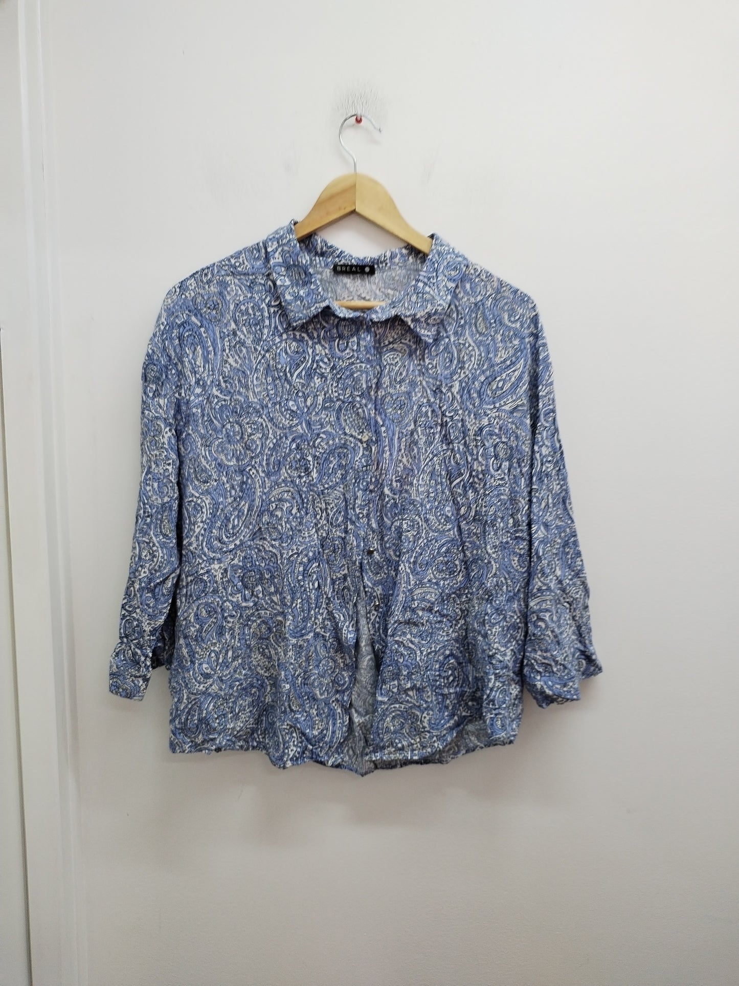 Chemise Bréal manches 3/4 bleue et blanche à motifs Taille 42