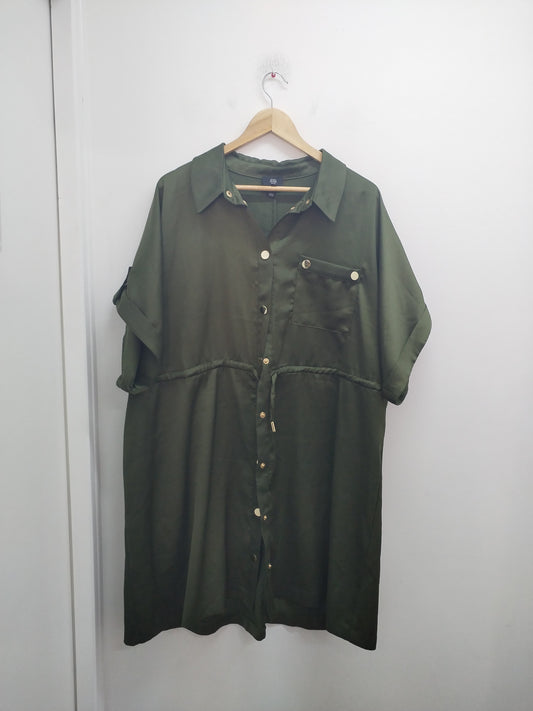 Robe manches courtes River Island kaki satinée Taille 46