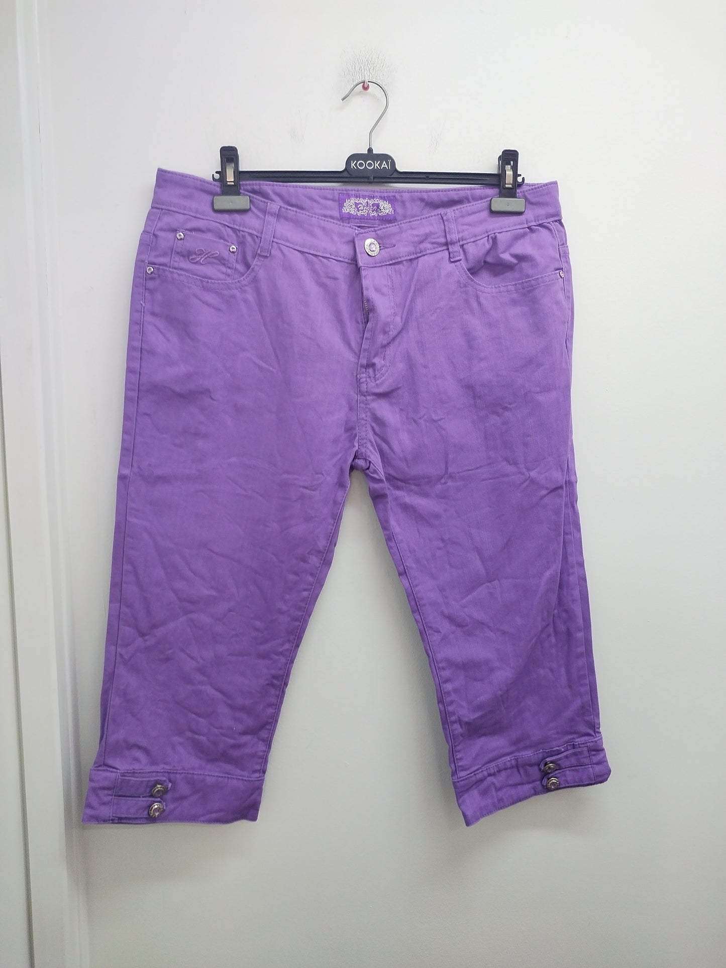 Pantacourt en jeans Haodi violet Taille 46