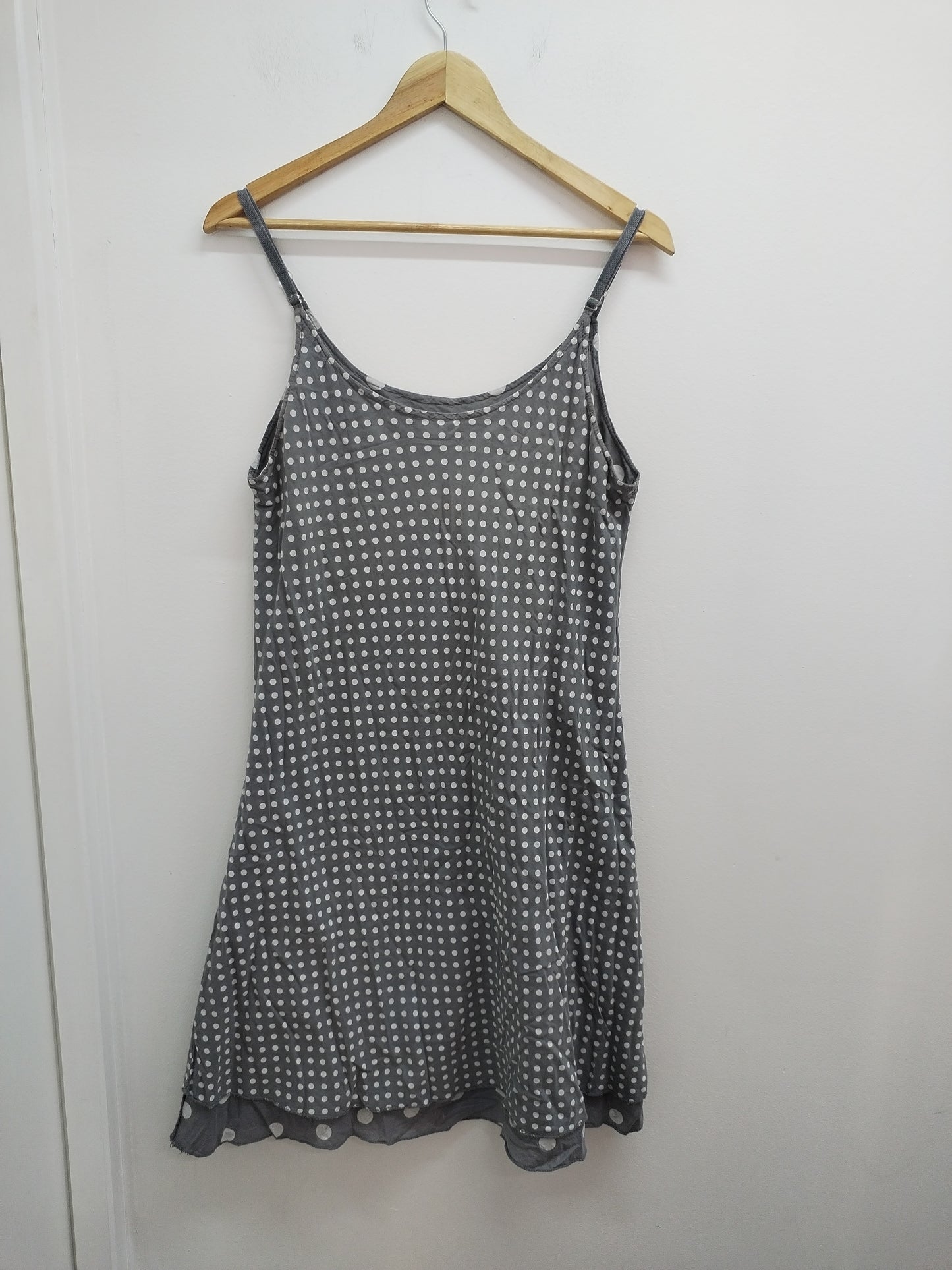 Robe à bretelles grise à pois blancs Taille M