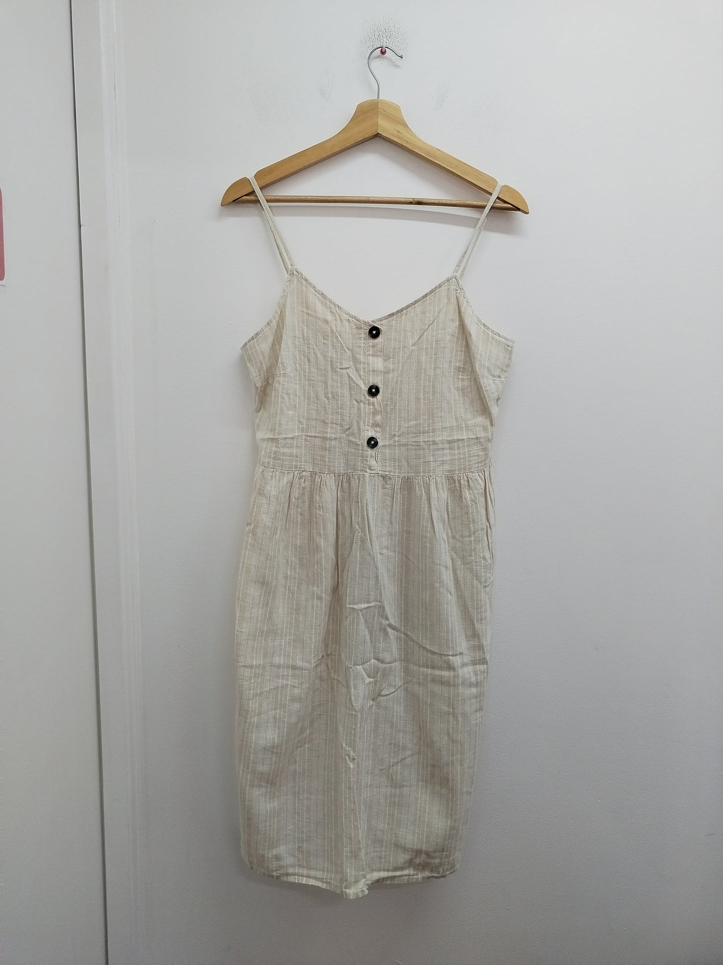 Robe à bretelles Esmara beige à rayures fines Taille 40