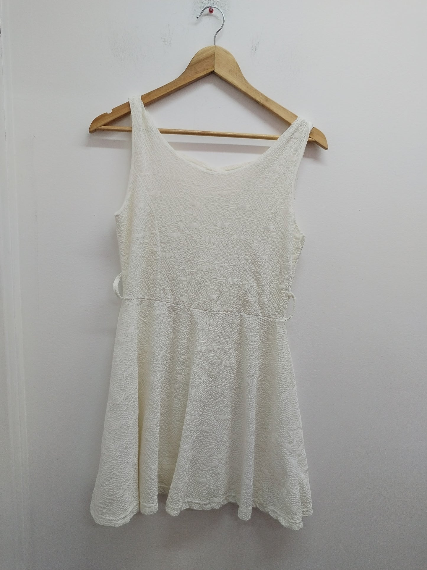 Robe sans manches blanche avec dentelle Taille M