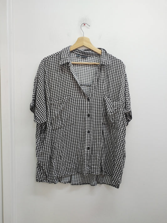 Chemise manches courtes Body Flirt à carreaux noirs et blancs Taille 52