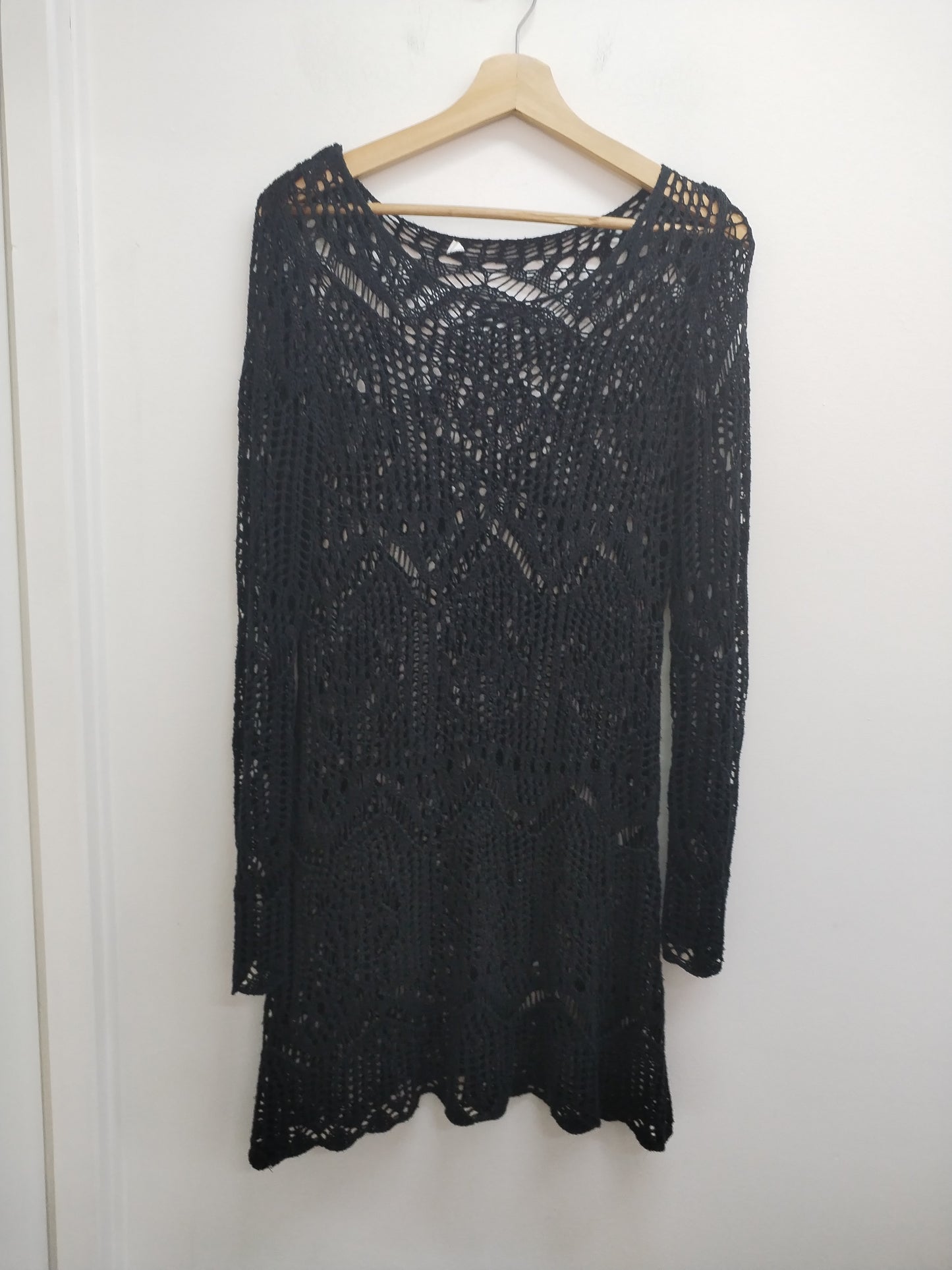 Robe manches longues en mailles ajourées noire Taille L/XL