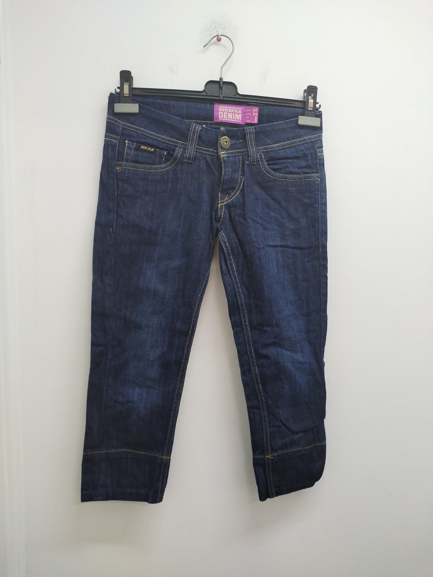 Pantacourt en jeans Bershka bleu foncé Taille 34