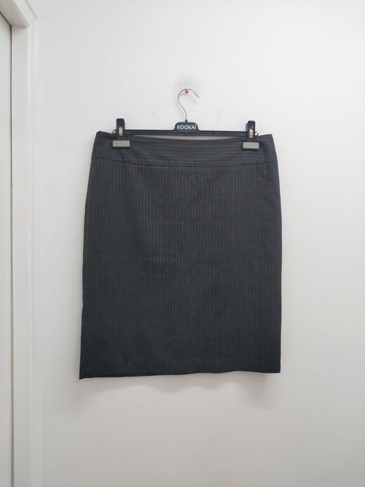 Jupe droite H&M grise à rayures blanches Taille 44