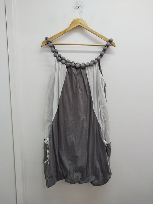 Robe à bretelles Nothing Else grise et blanche Taille M