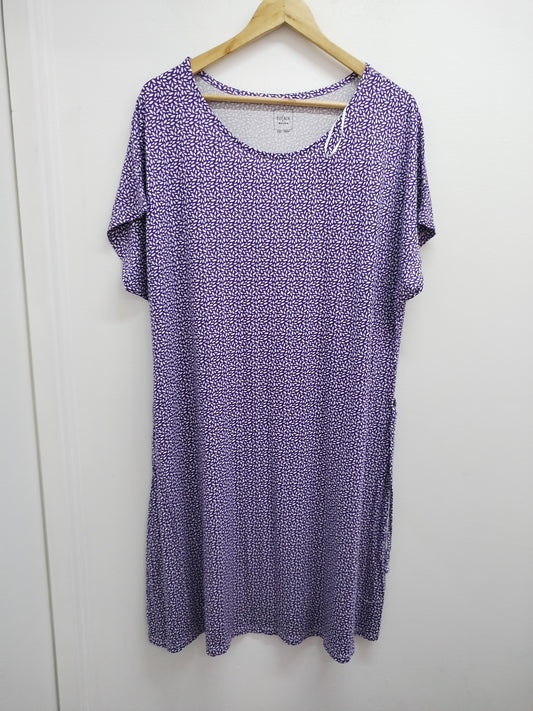 Robe manches courtes Tissaia violette à motifs blancs Taille XXL