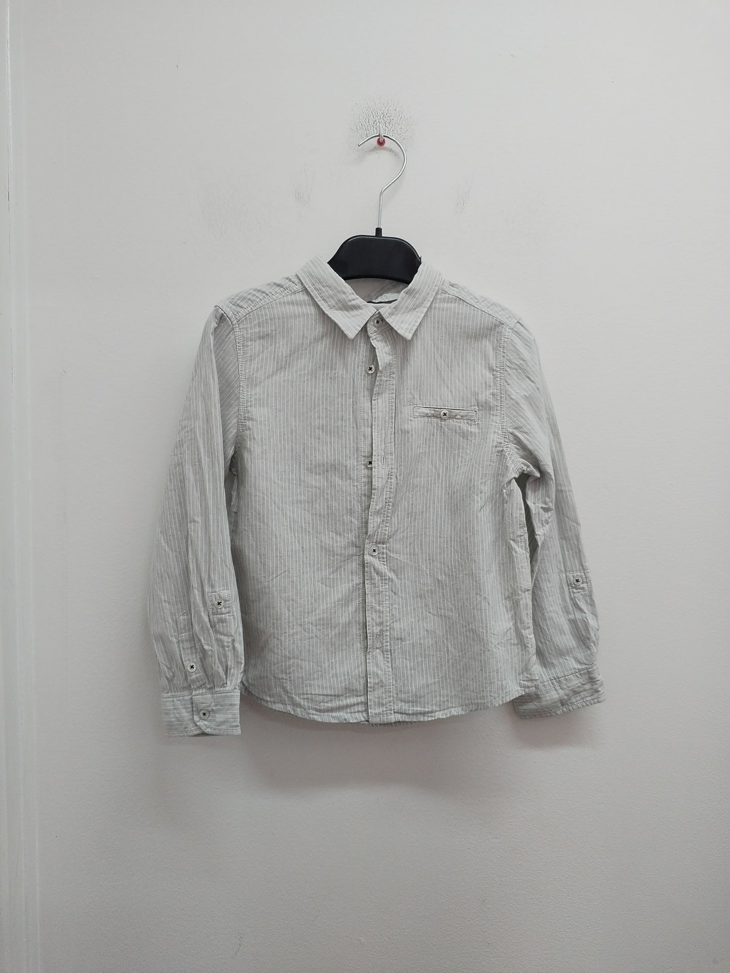 Chemise manches longues Kiabi grise rayée Taille 5 Ans