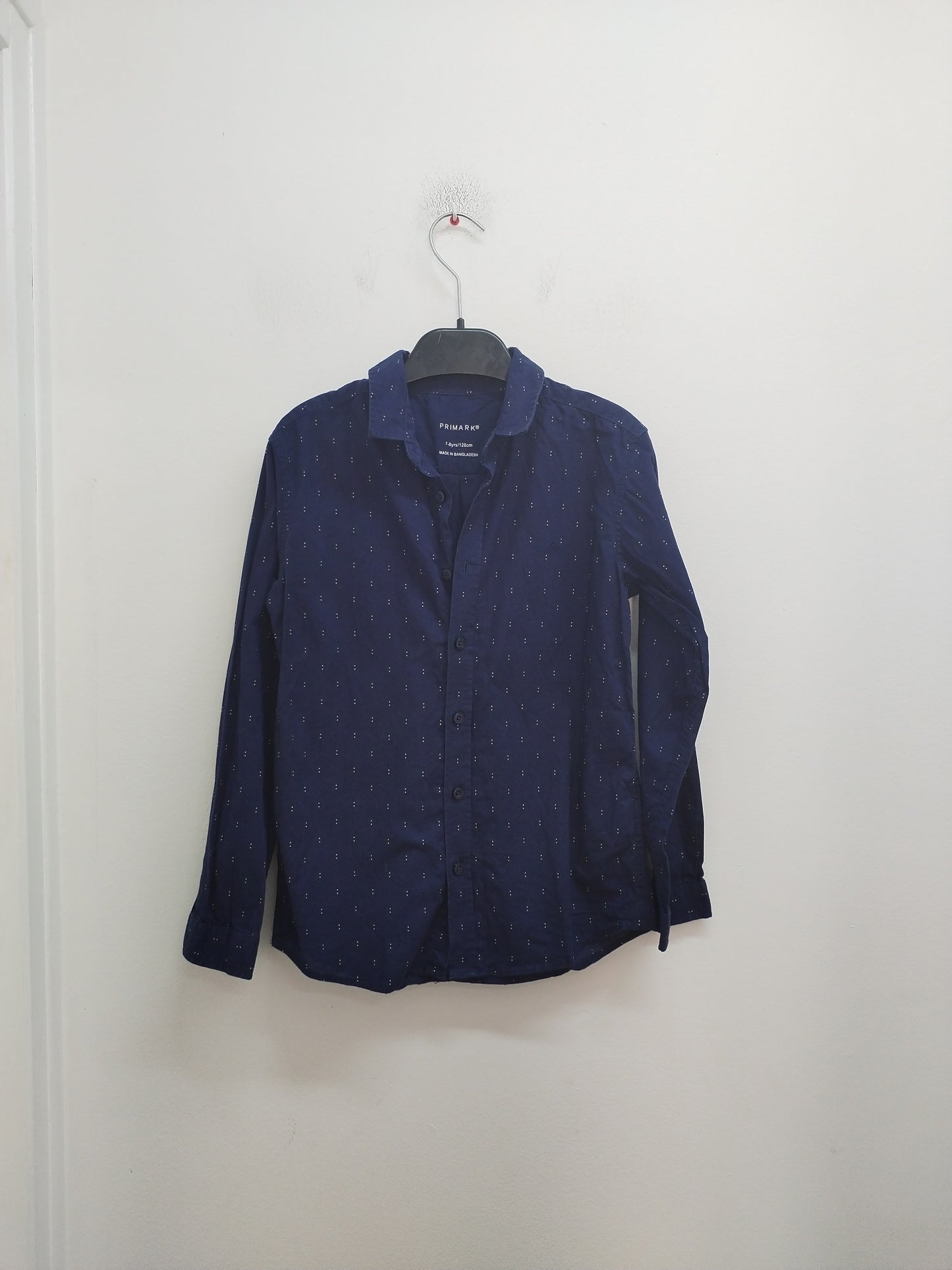 Chemise manches longues Primark bleue avec petits points Taille 7/8 Ans