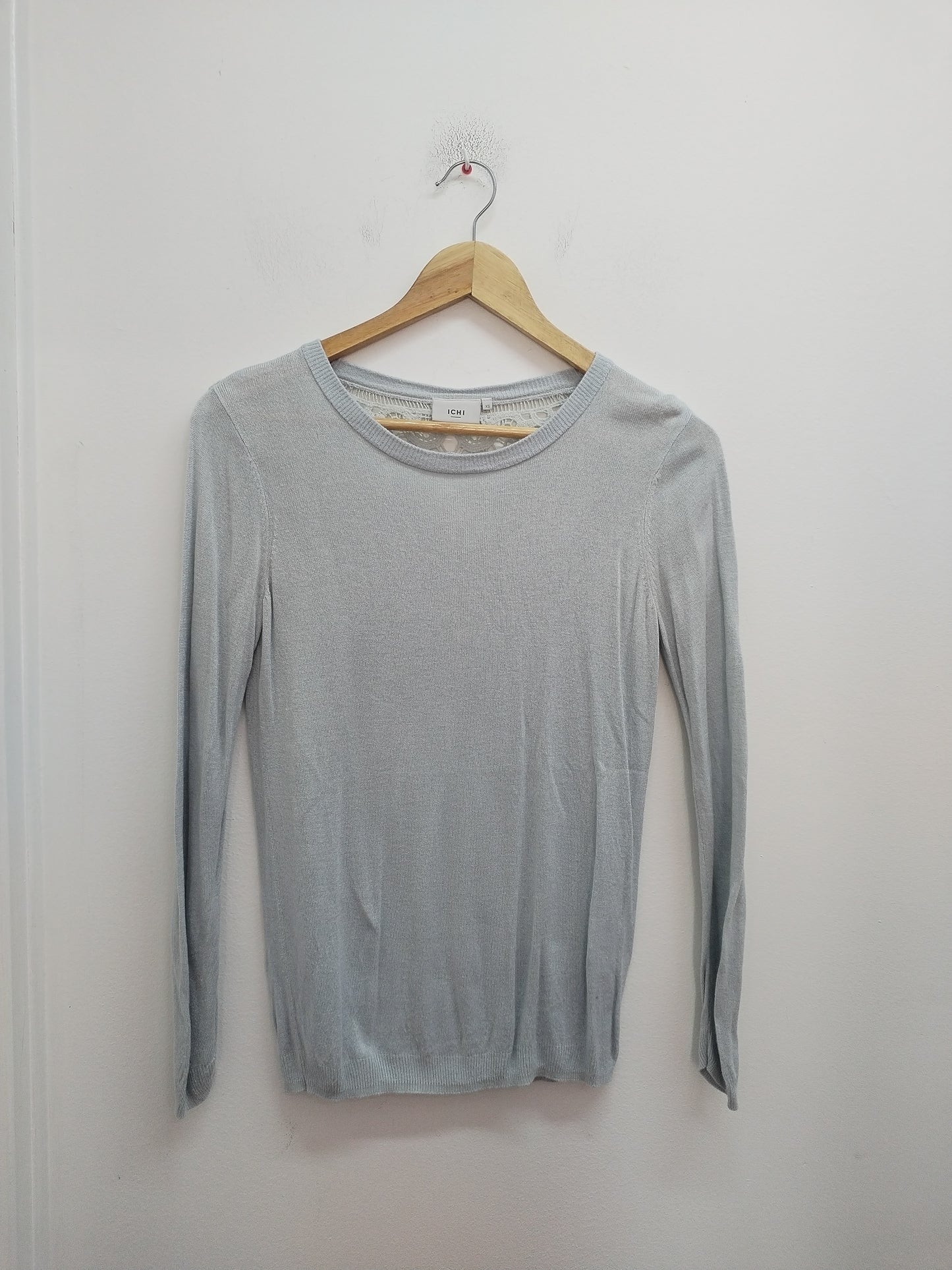 Pull fin Ichi avec dentelle dans le dos bleu clair Taille XS