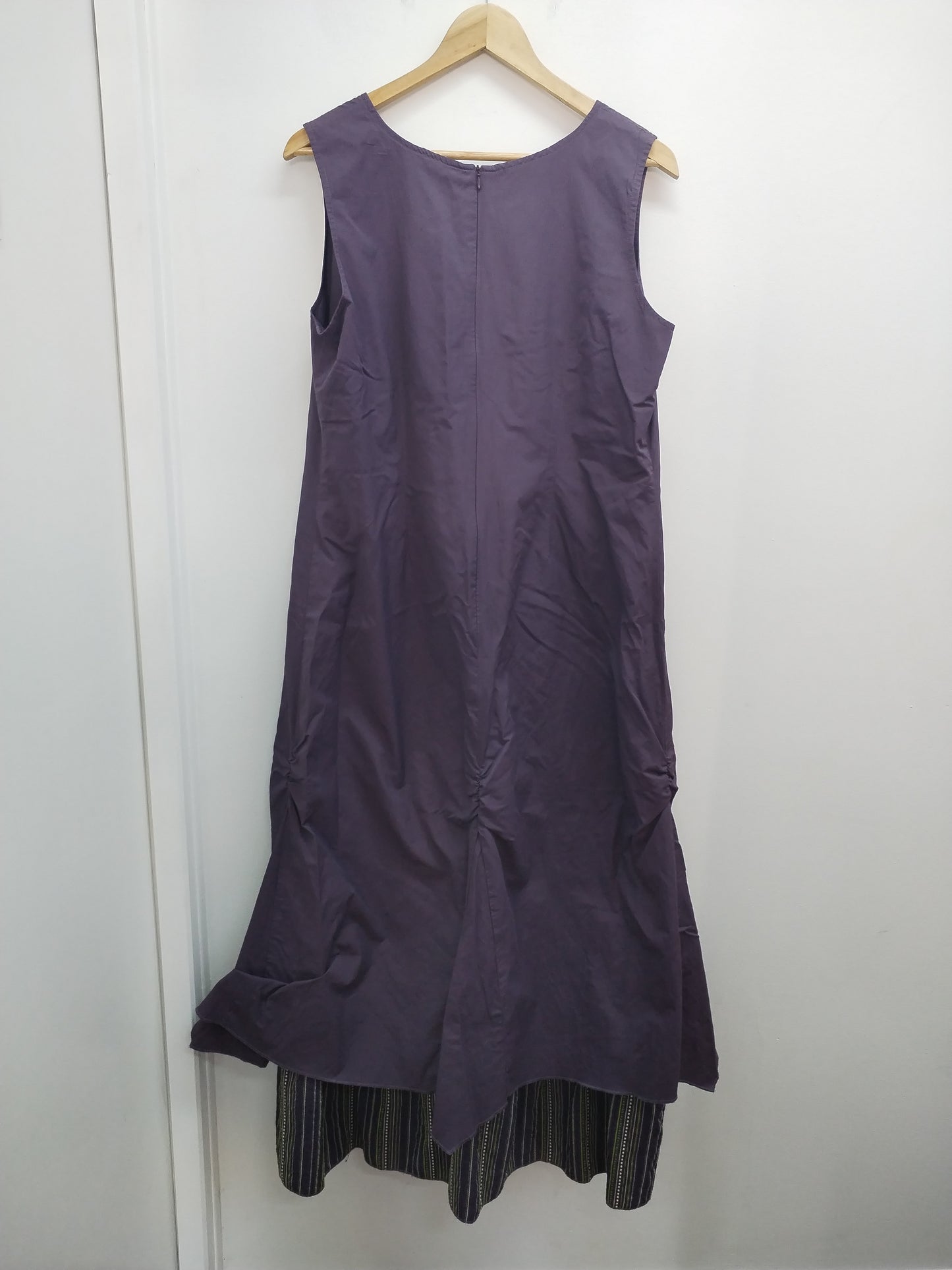 Robe longue sans manches violette Taille 48