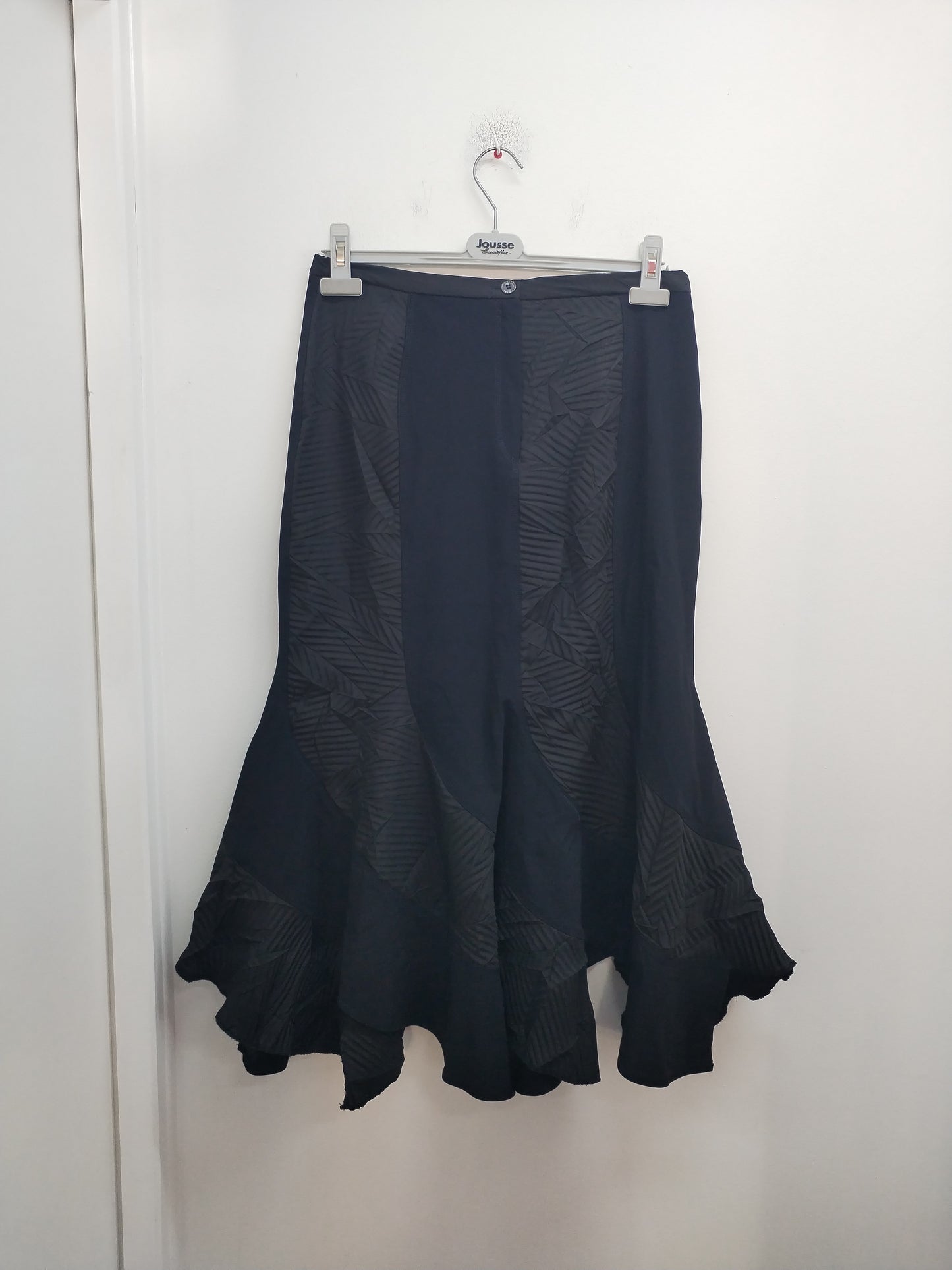Jupe longue Indies noire avec motifs et volant Taille M