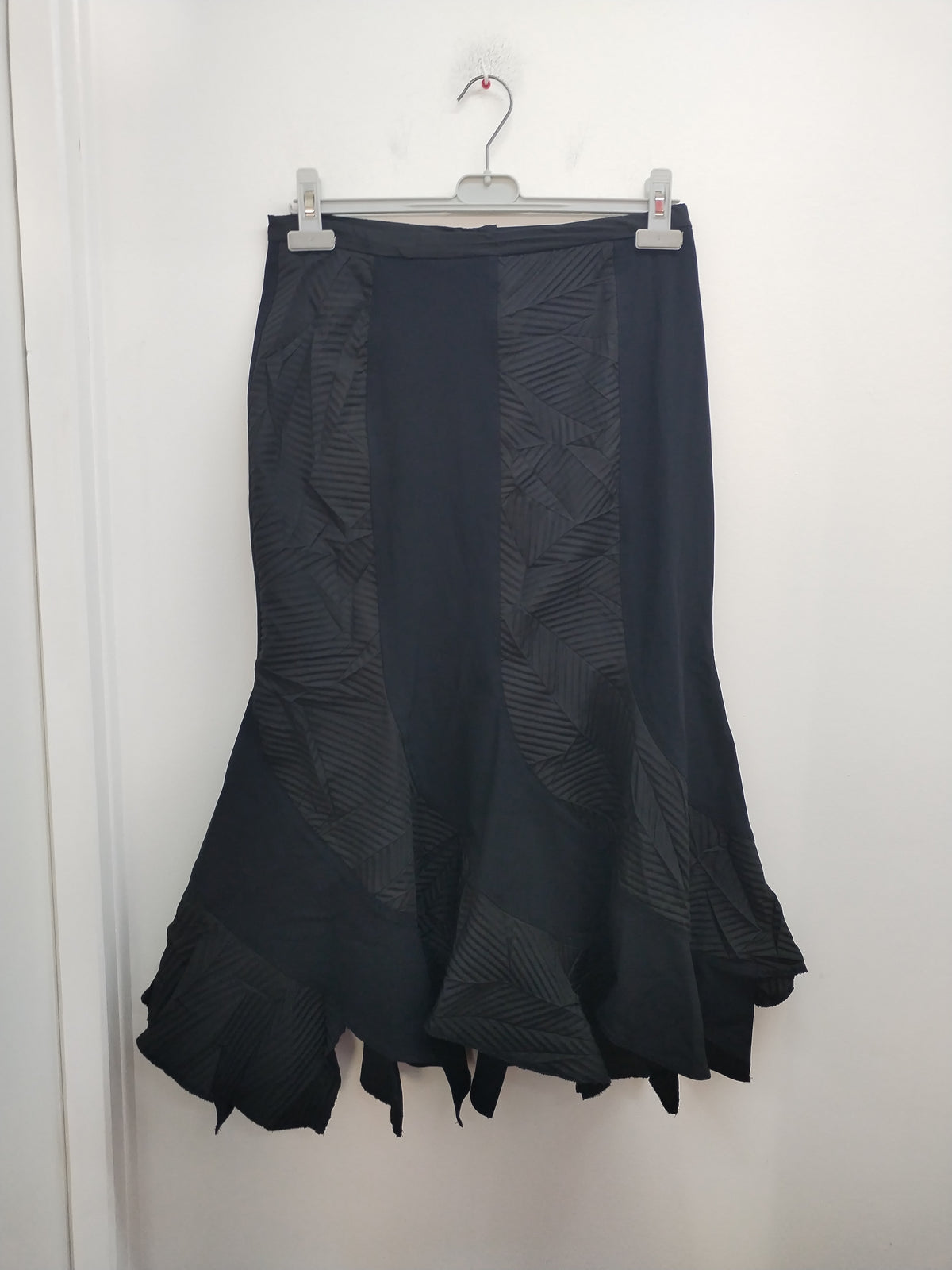 Jupe longue Indies noire avec motifs et volant Taille M
