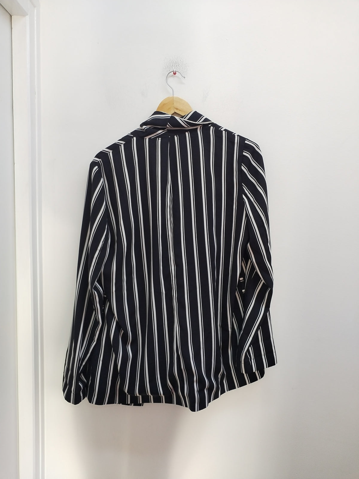 Veste Atelier Jad rayée noire et blanche Taille L