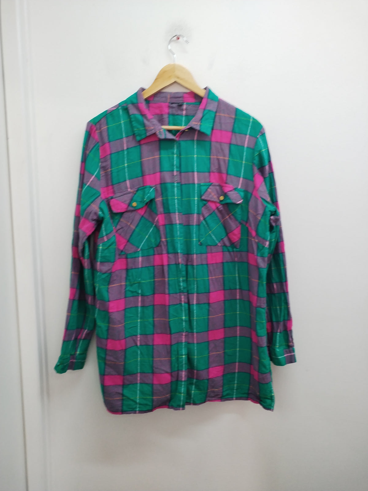 Chemise Bon Prix à carreaux verts et roses Taille 46