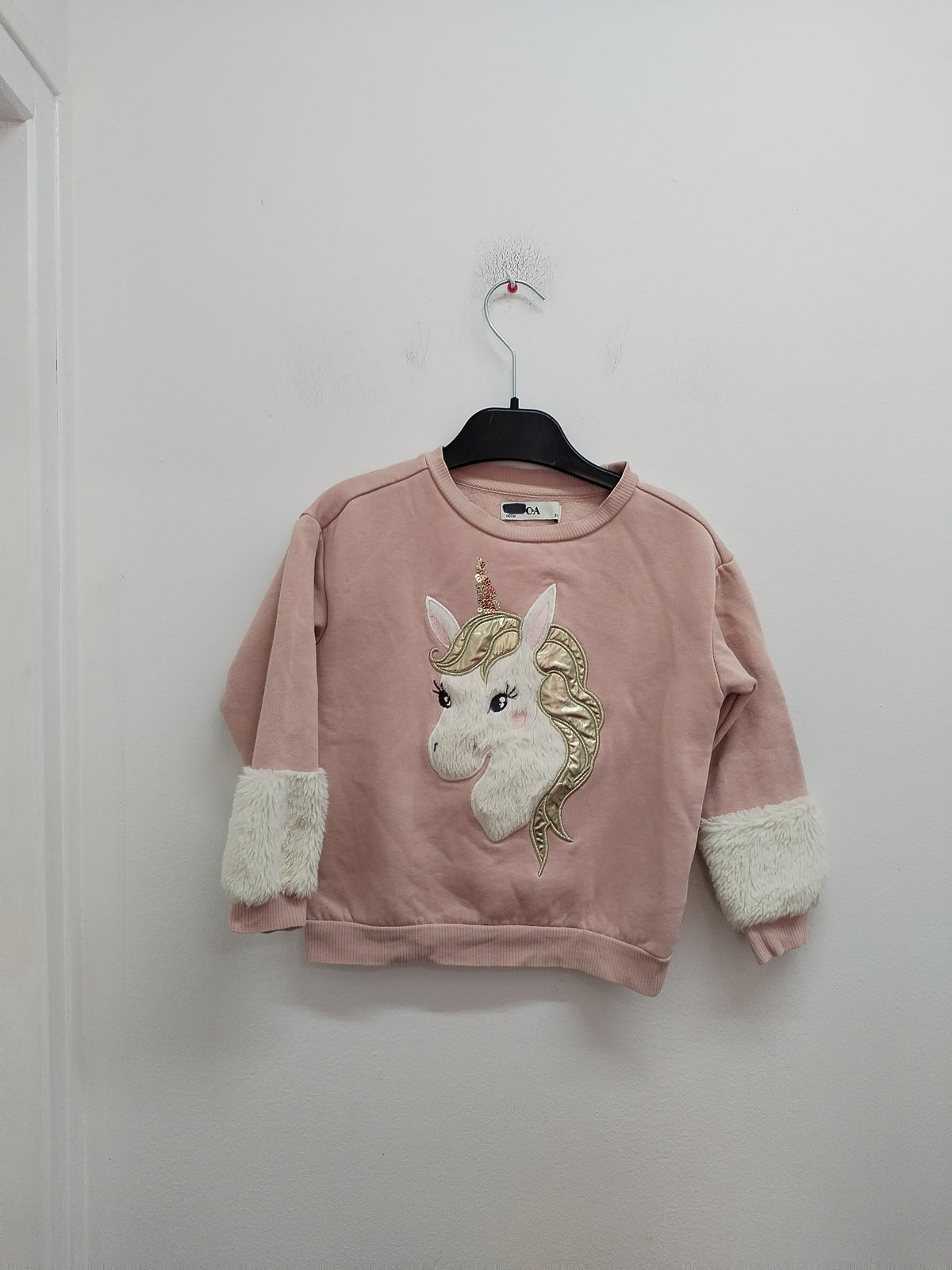 Sweat C&A vieux rose avec licorne Taille 5 Ans