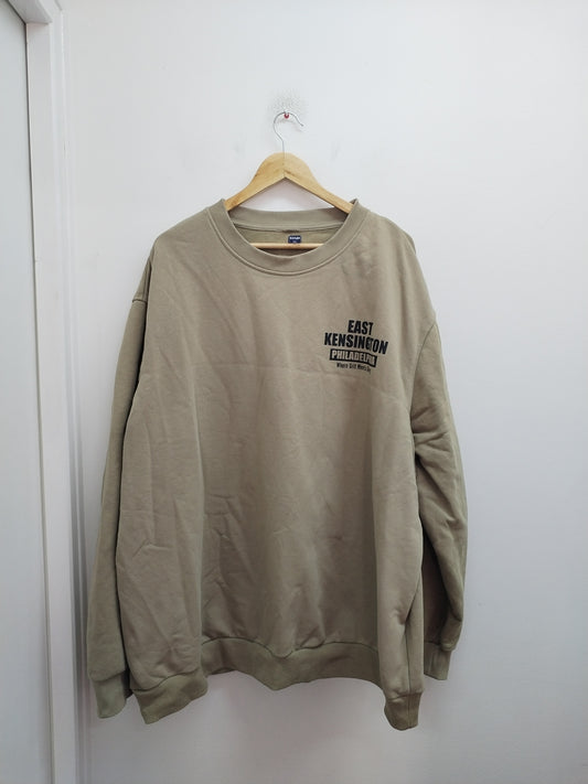 Sweat Kiabi beige foncé avec impression Taille 5XL