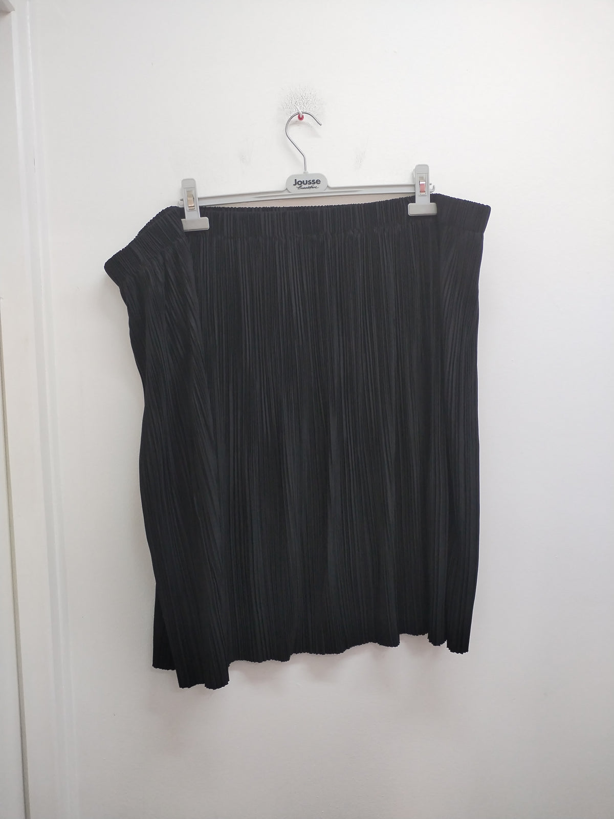 Jupe plissée Blancheporte noire Taille 58