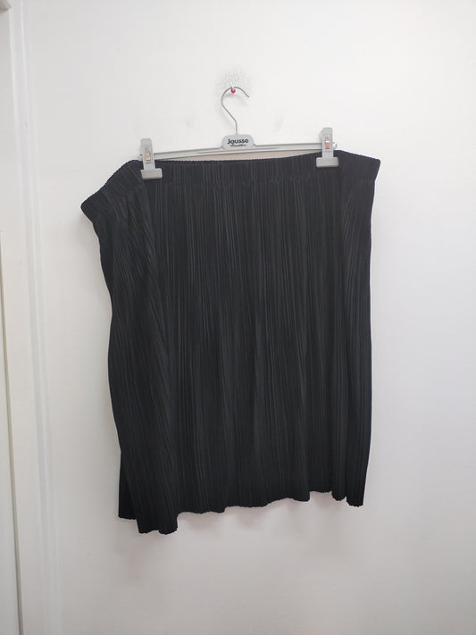 Jupe plissée Blancheporte noire Taille 58