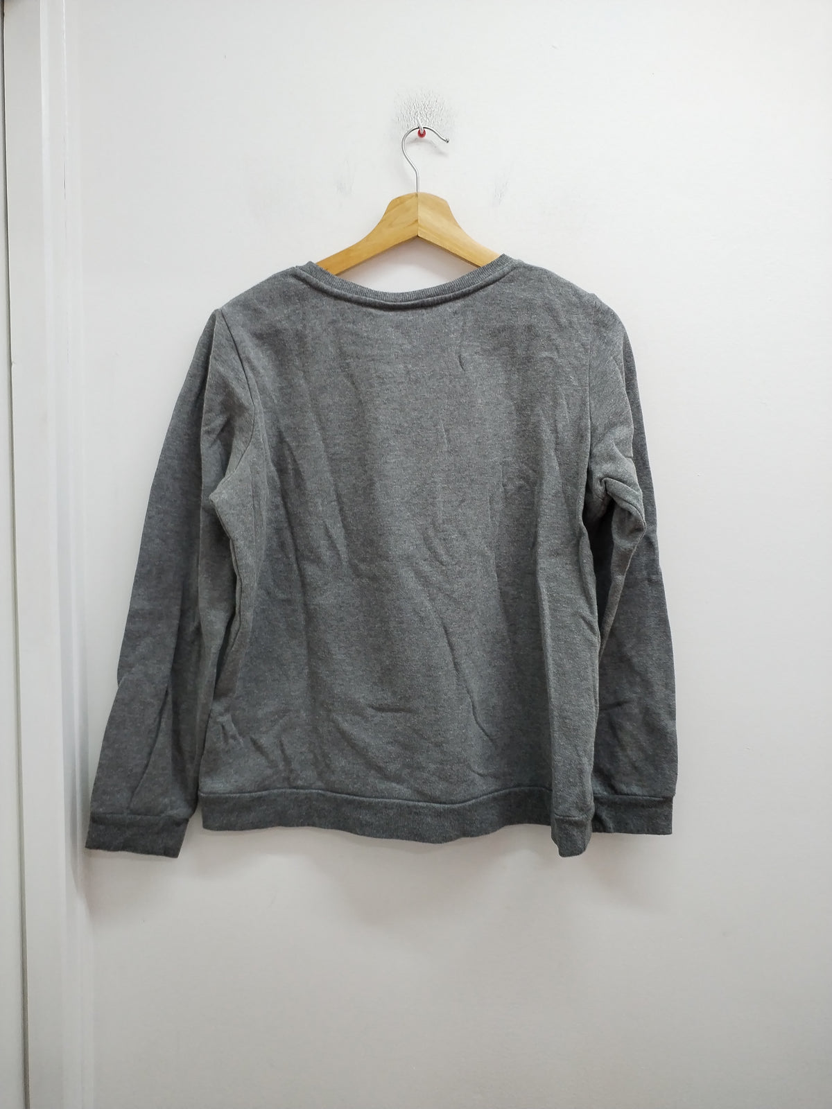 Sweat Disney gris avec impression "Mickey" Taille L
