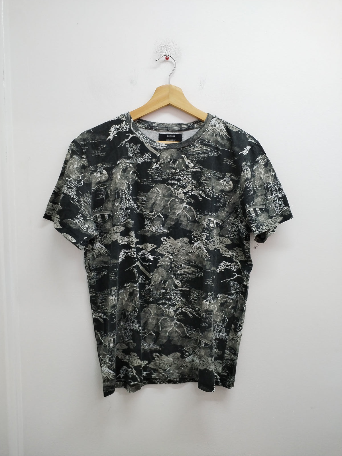 T-shirt Bershka noir à motifs Taille S